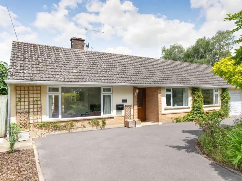 Lions Lodge: Great Location With Hot Tub Ringwood Bagian luar foto